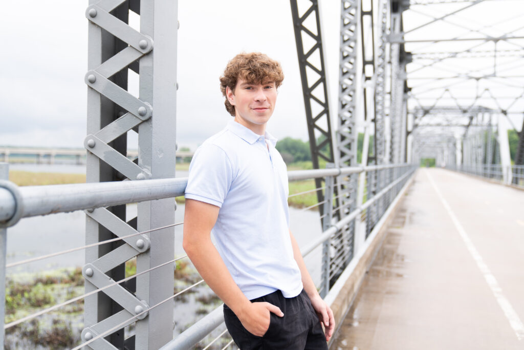 senior picture ideas for guys