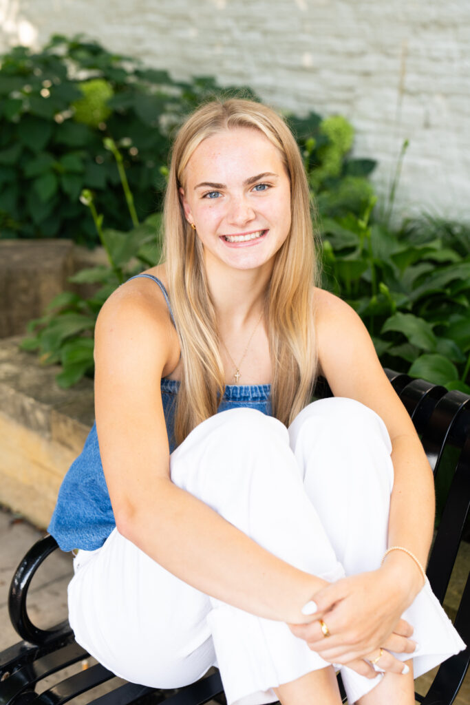 Cute outfit ideas for senior pictures