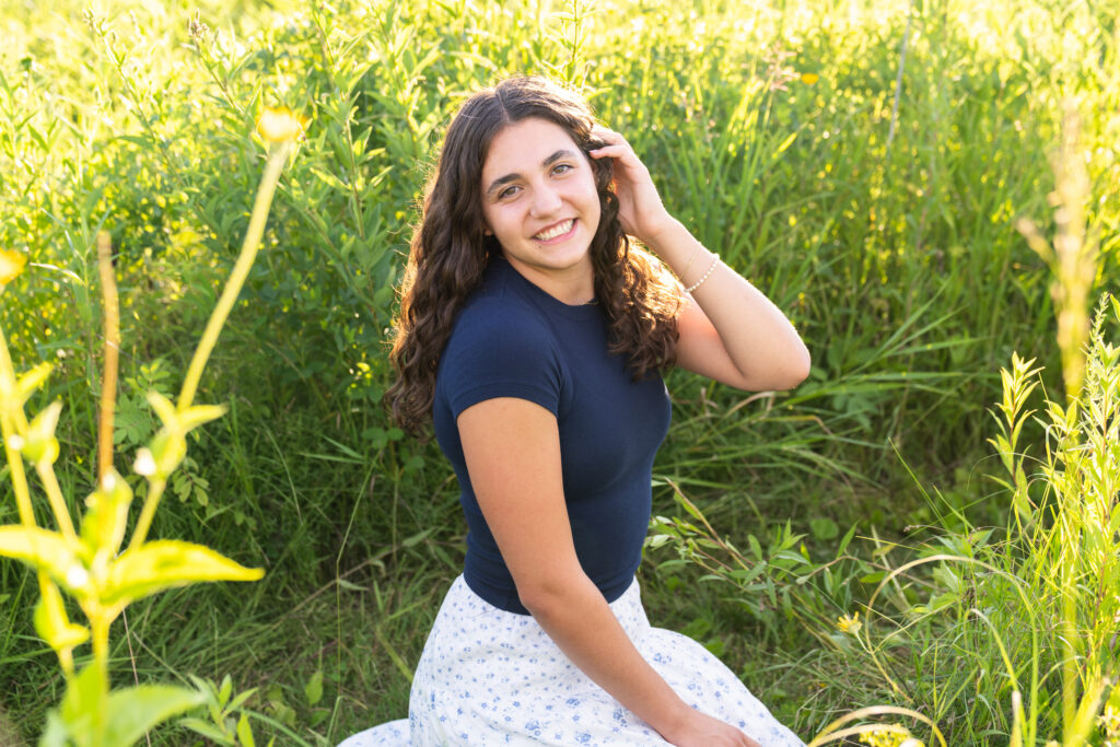 Senior photos in a field at golden hour in Chaska, Minnesota