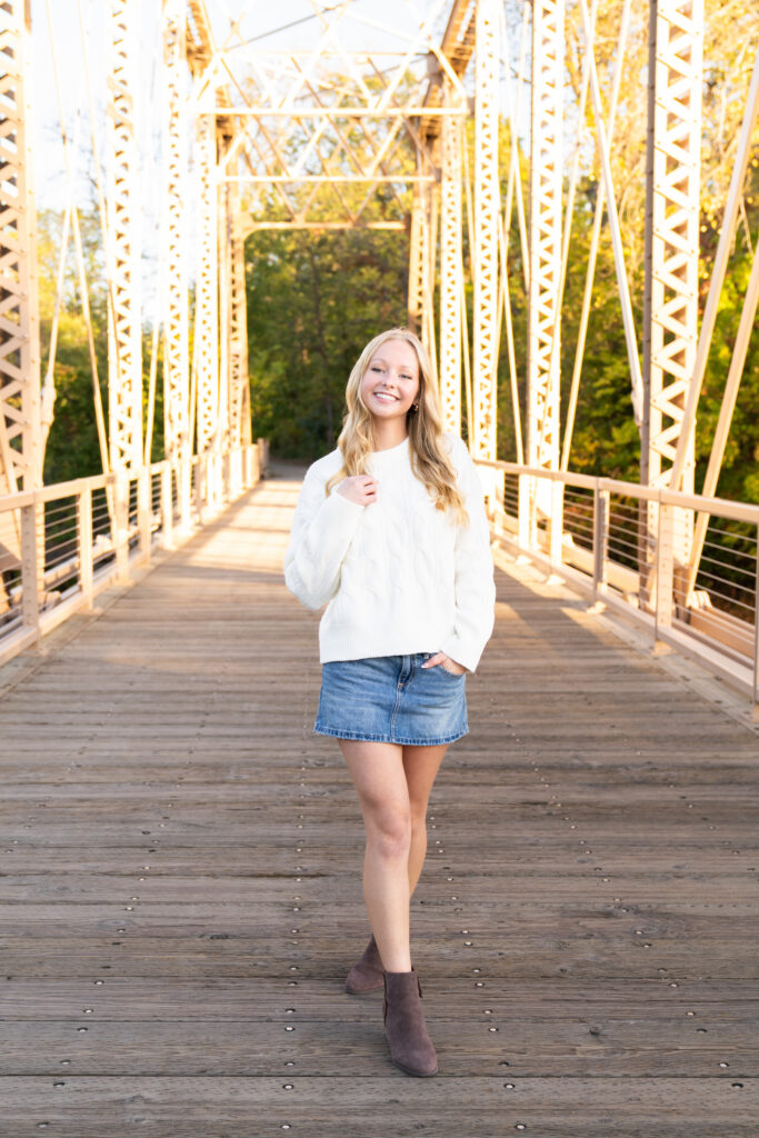 urban senior picture ideas